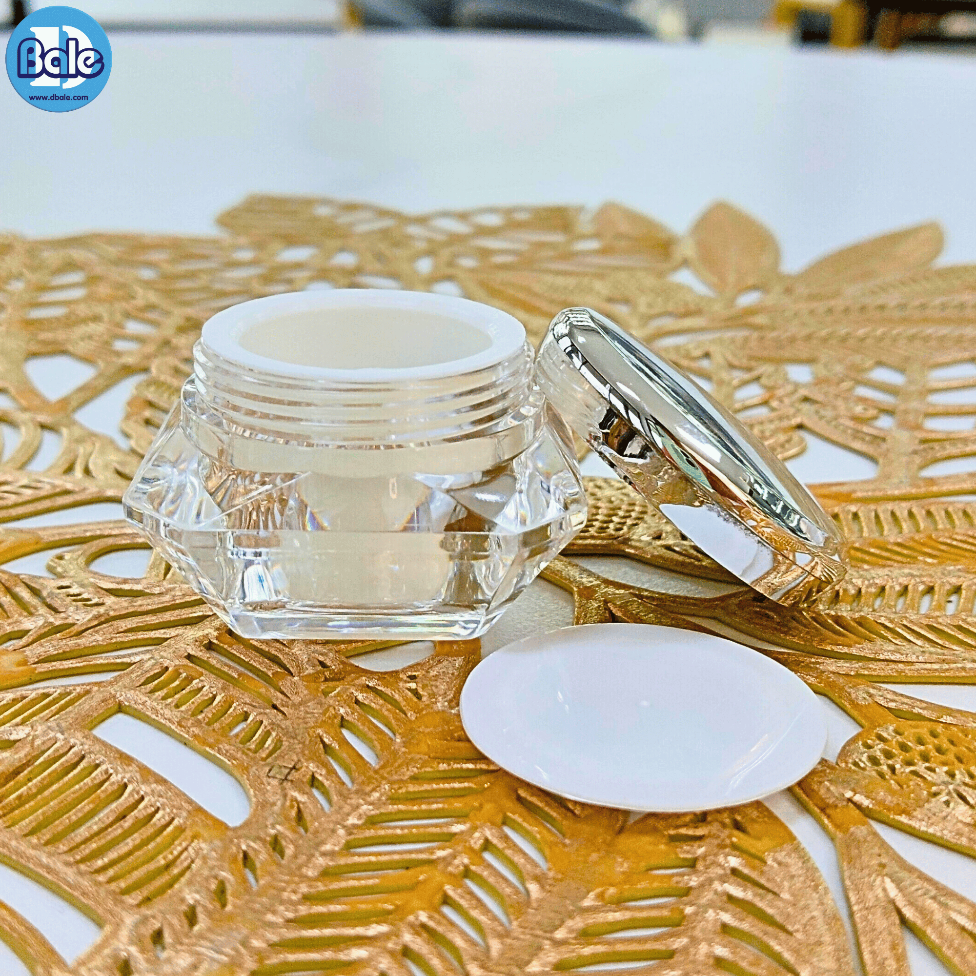k0111 10g. กระปุกครีมเพชรฝากลม 10g.