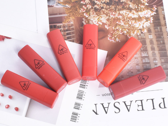 (1set/6แท่ง)ลิปสติกเนื้อเงา มันวาว ติดทน สีแน่น สวย เติมเสน่ห์ให้ริมฝีปากคุณน่าสัมผัส ลิปสติกสีสวย สะกดทุกสายตาให้คุณโดนเด่น เครื่องสำอาง HENGFANG HF9081